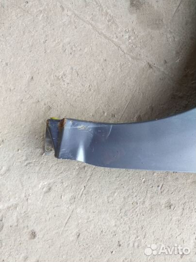 Крыло переднее левое Toyota Avensis T250