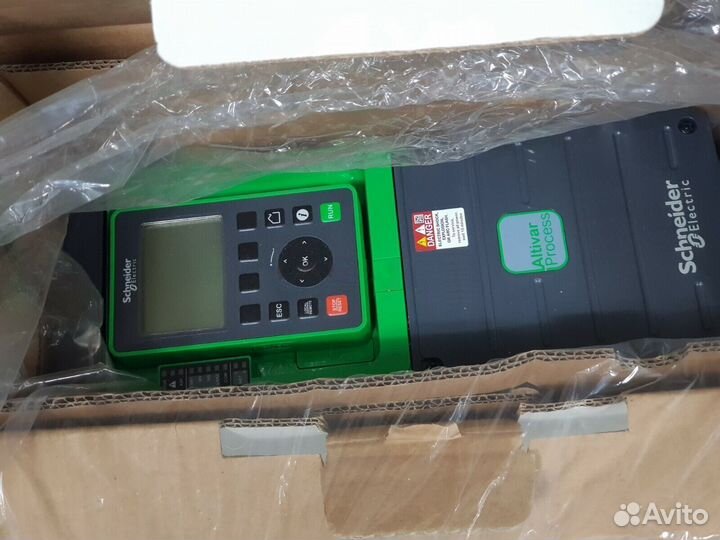 Преобразователь Schneider Electric ATV930U07N4