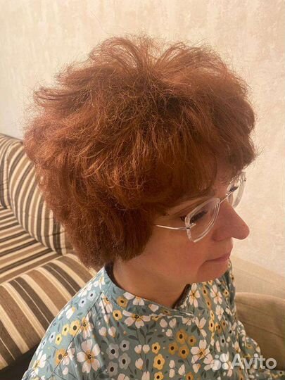 Парик женский короткий, искусственный, б/у