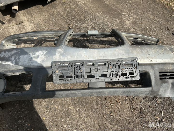 Subaru Tribeca бампер передний