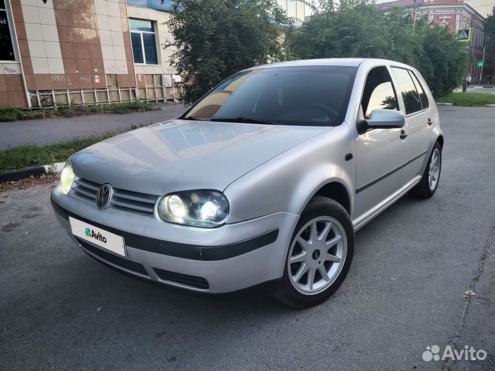 Volkswagen Golf, 2003