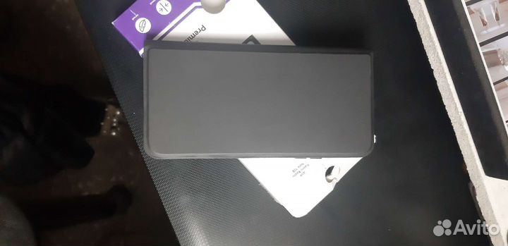 Чехлы на телефон