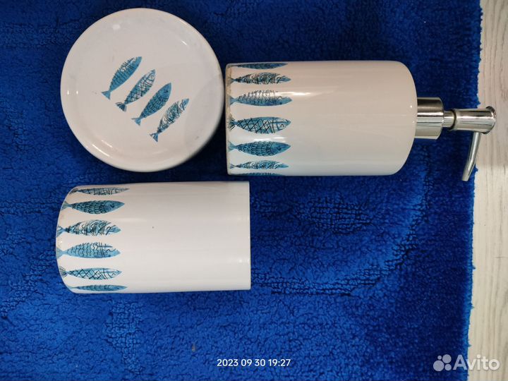 Комплект в ванную комнату в синем цвете