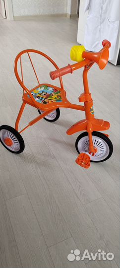 Трехколесный велосипед