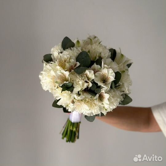 Букет невесты из диантусов и альстромерий