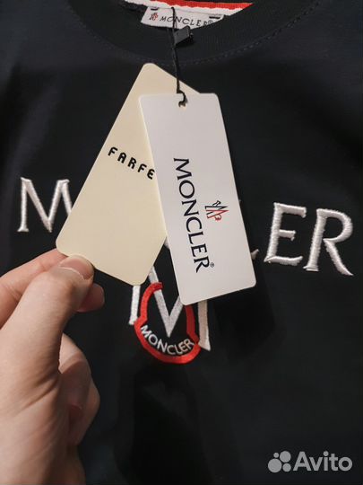 Футболка Moncler: современный подход к стилю