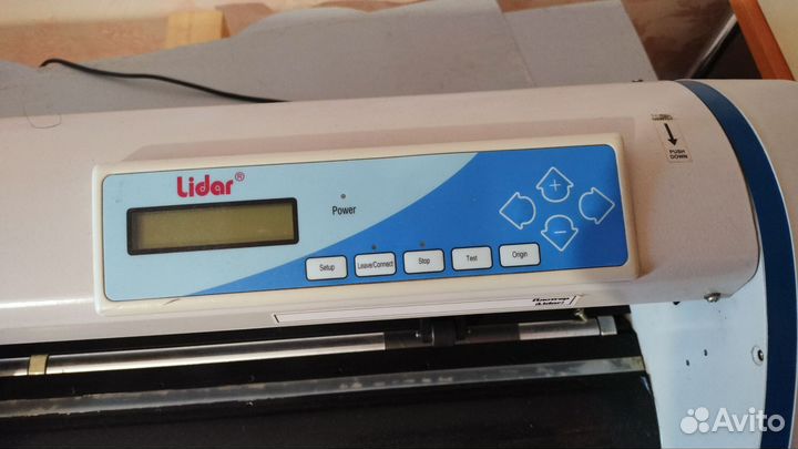 Режущий плоттер Lidar 1350 для наклеек