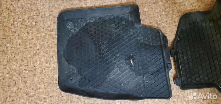 Автомобильные коврики резиновые