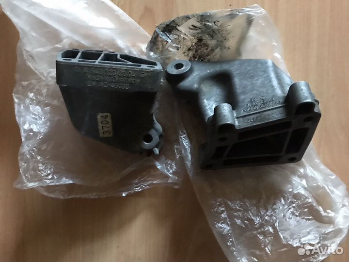 Опора двигателя Мерседес 164 642 мотор