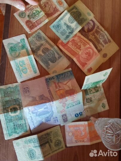 Коллекция купюр, монет разных стран старых