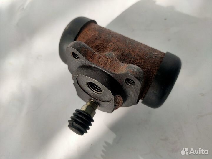 Цилиндр колесный тормозной задний Москвич СССР