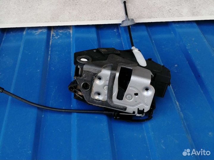 Замок дверной на Volvo S60 2