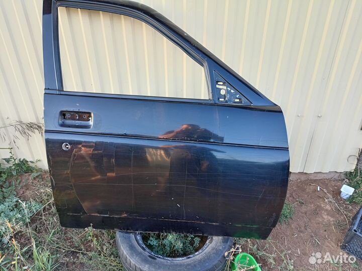 Дверь передняя правая priora