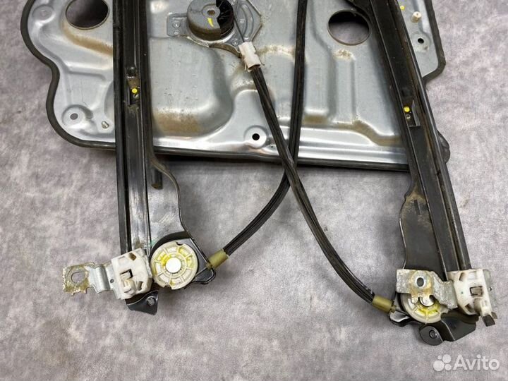 Стеклоподъемник передний правый Nissan Qashqai J10