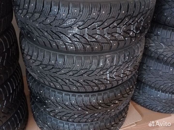 Nokian Tyres Hakkapeliitta 9 215/65 R17