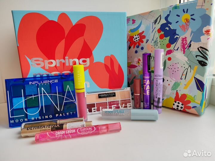 Новая декоративная косметика пакетом