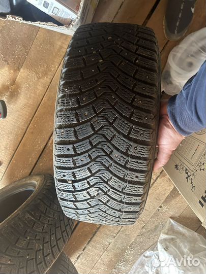 Michelin X-Ice North 215/50 R17