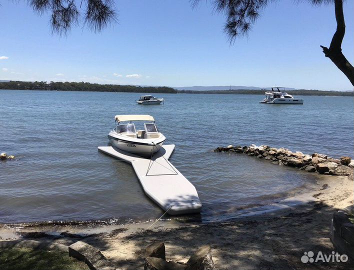 Пристань для катера