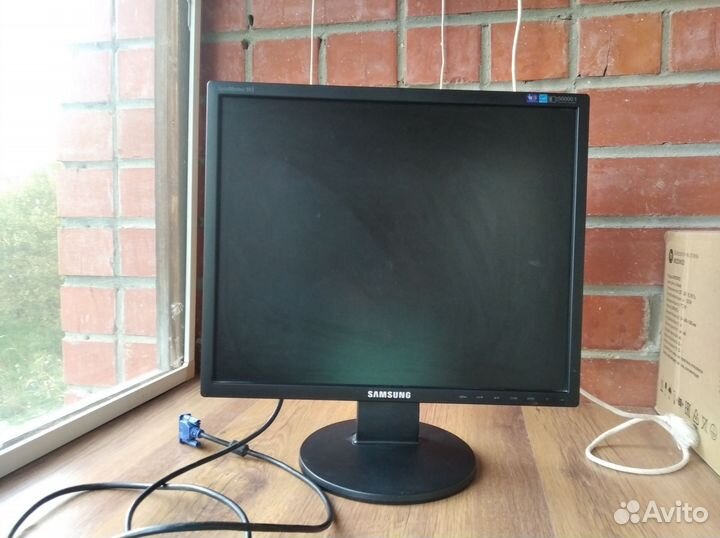 Монитор Samsung
