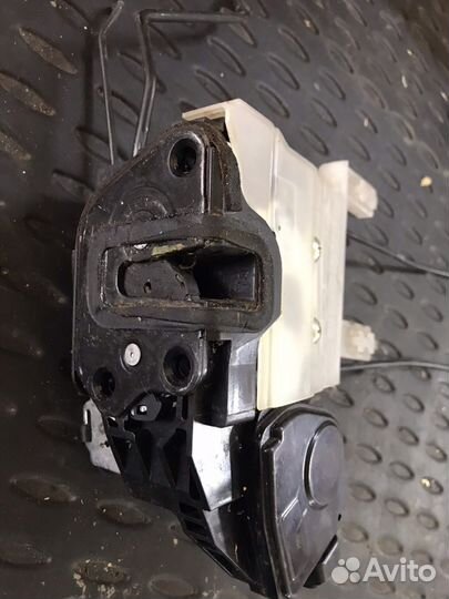 Замок двери Hyundai Tucson передний левый