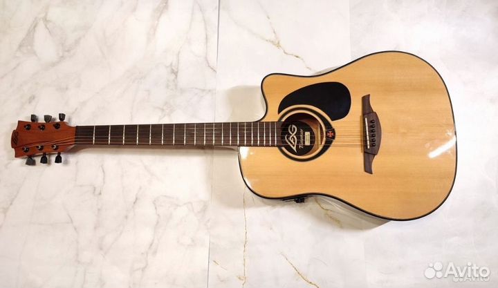 Акустическая гитара с подключением