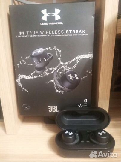 Беспроводные наушники JBL