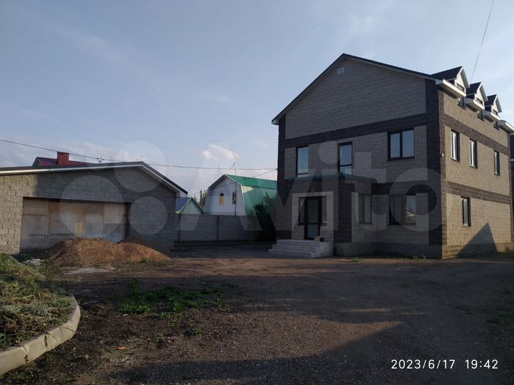 Дом 300 м² на участке 7 сот.