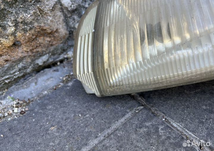 Фара правая Honda Integra