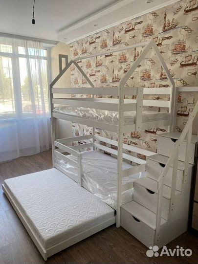 Кровать двухъярусная с лестницей комодом в белом ц