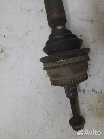 Привод передний передний правый Volkswagen Passat