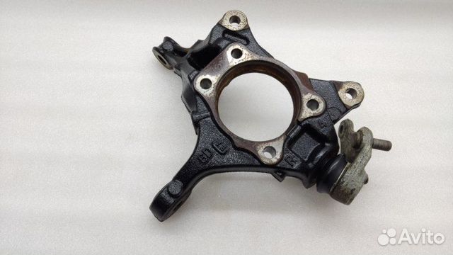 Кулак поворотный передний правый Toyota Camry XV70