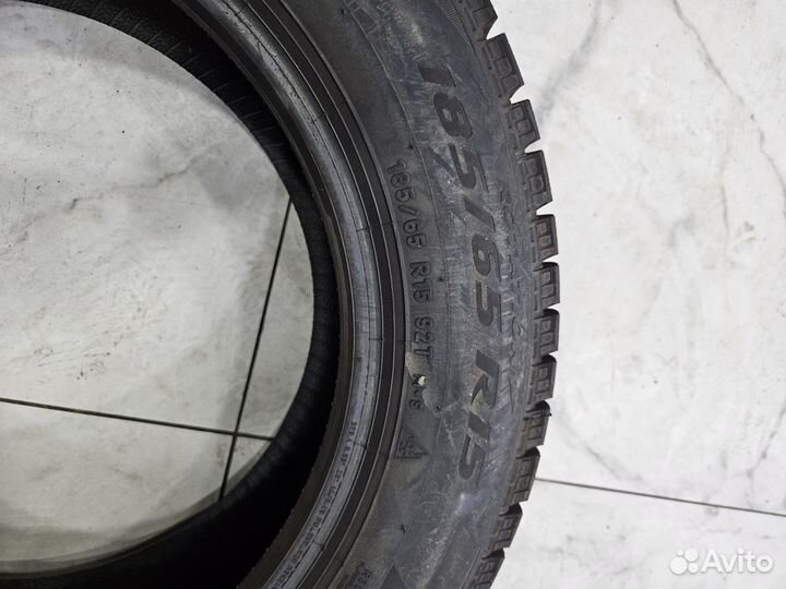 Pirelli Ice Zero FR 185/65 R15 92T