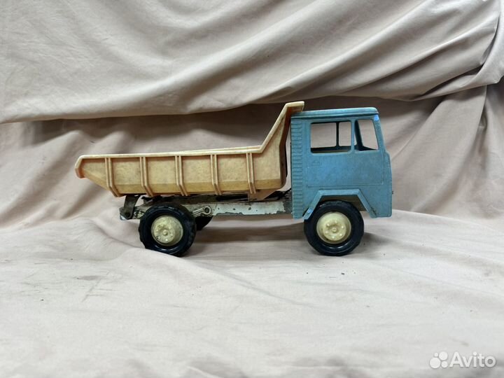 Грузовик самосвал игрушка СССР пластик металл