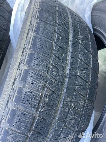 Bridgestone Blizzak Revo GZ 215/60 R17