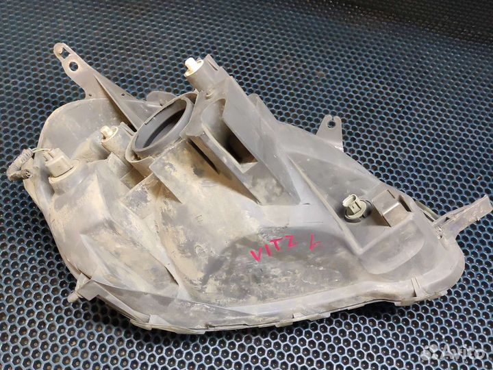 Фара левая toyota vitz