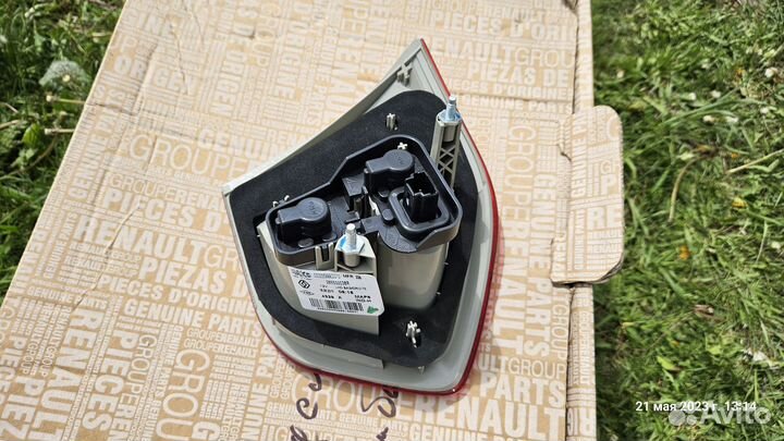 Фонарь задний правый Renault Fluence 2012