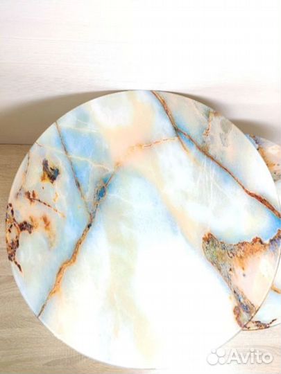 Стол журнальный с эффектом 