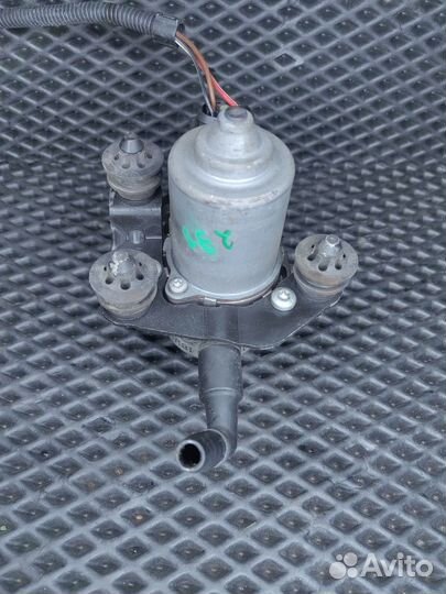 Вакуумный насос 1J0612181B