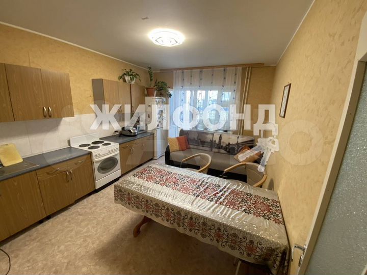 2-к. квартира, 81,2 м², 8/9 эт.