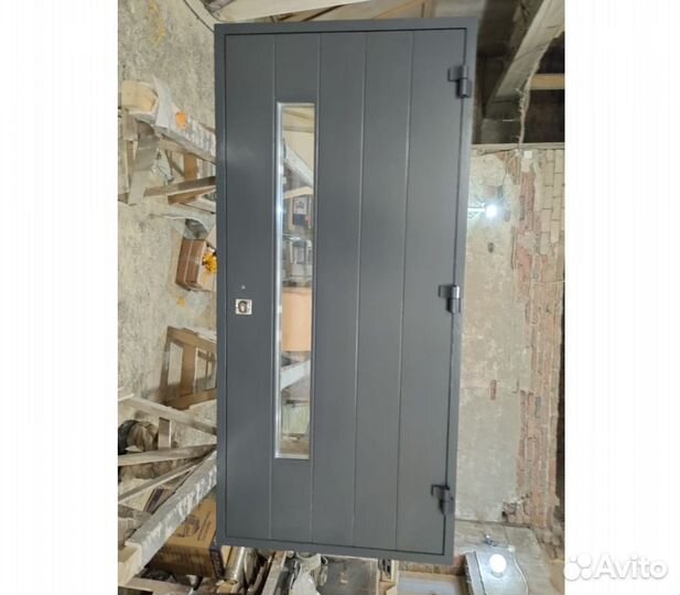 Входная дверь из массива дерева с коробом. С-М4