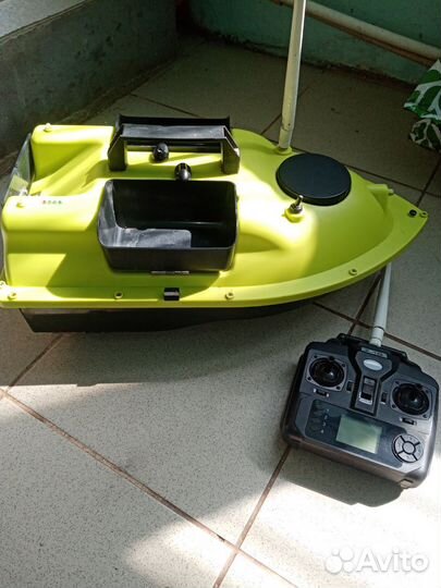 Прикормочный кораблик с gps