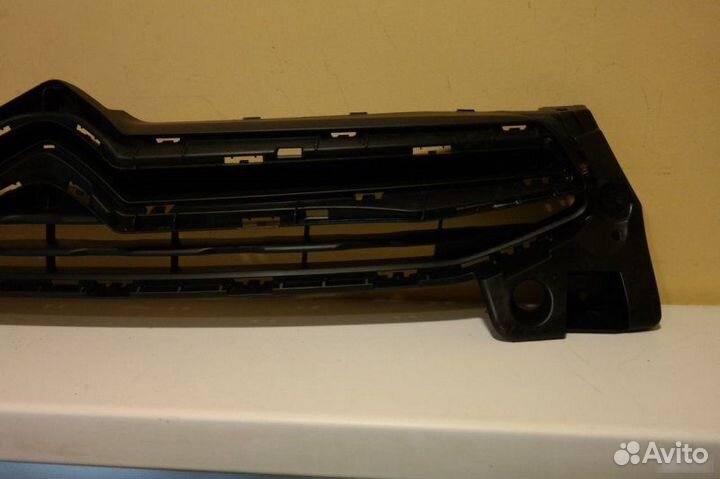 Решетка радиатора Citroen C-Elysee