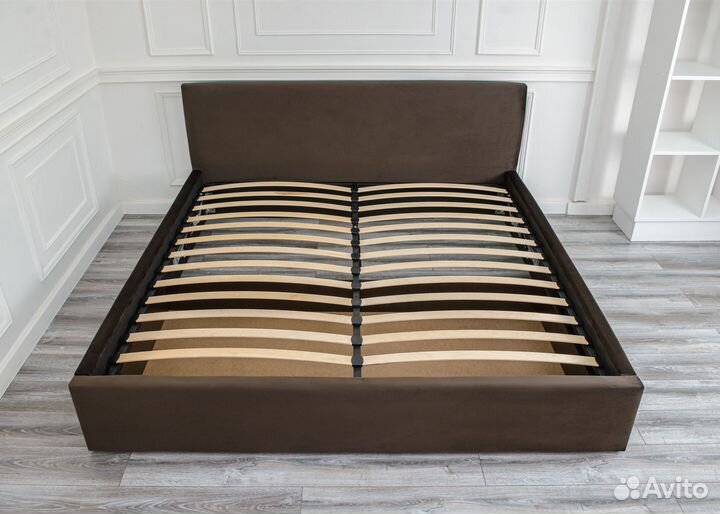 Кровать двуспальная
