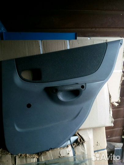 Продается обшивка двери Хендай Акцент