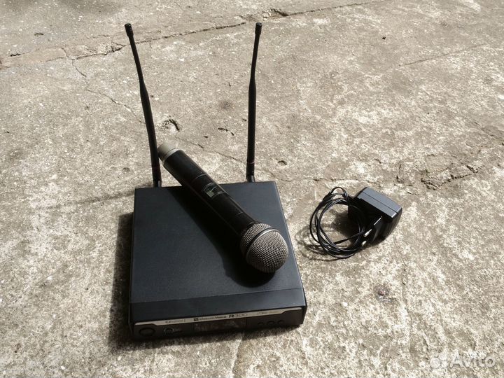 Радиомикрофон ElectroVoice R300
