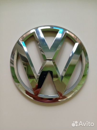 Продам эмблему (шильдик, знак) на капот Volkswagen