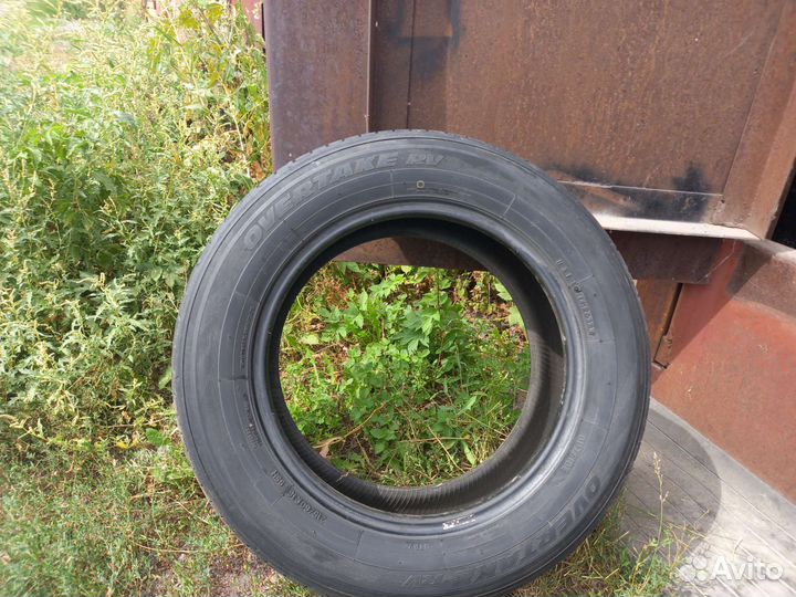 Viatti Strada Asimmetrico 215/60 R16 95V