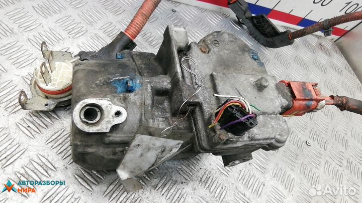 Компрессор кондиционера Toyota Prius 3 рест. 2011