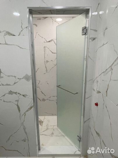 Стеклянные двери на заказ