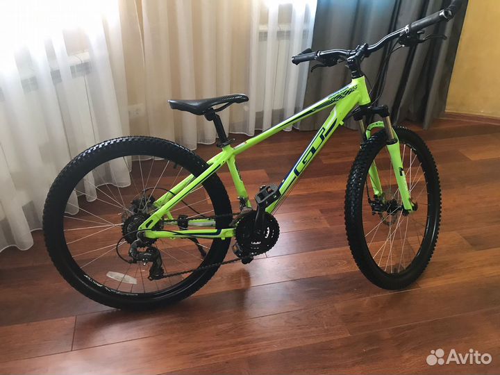 GT Aggressor Disc размер XS колеса 26